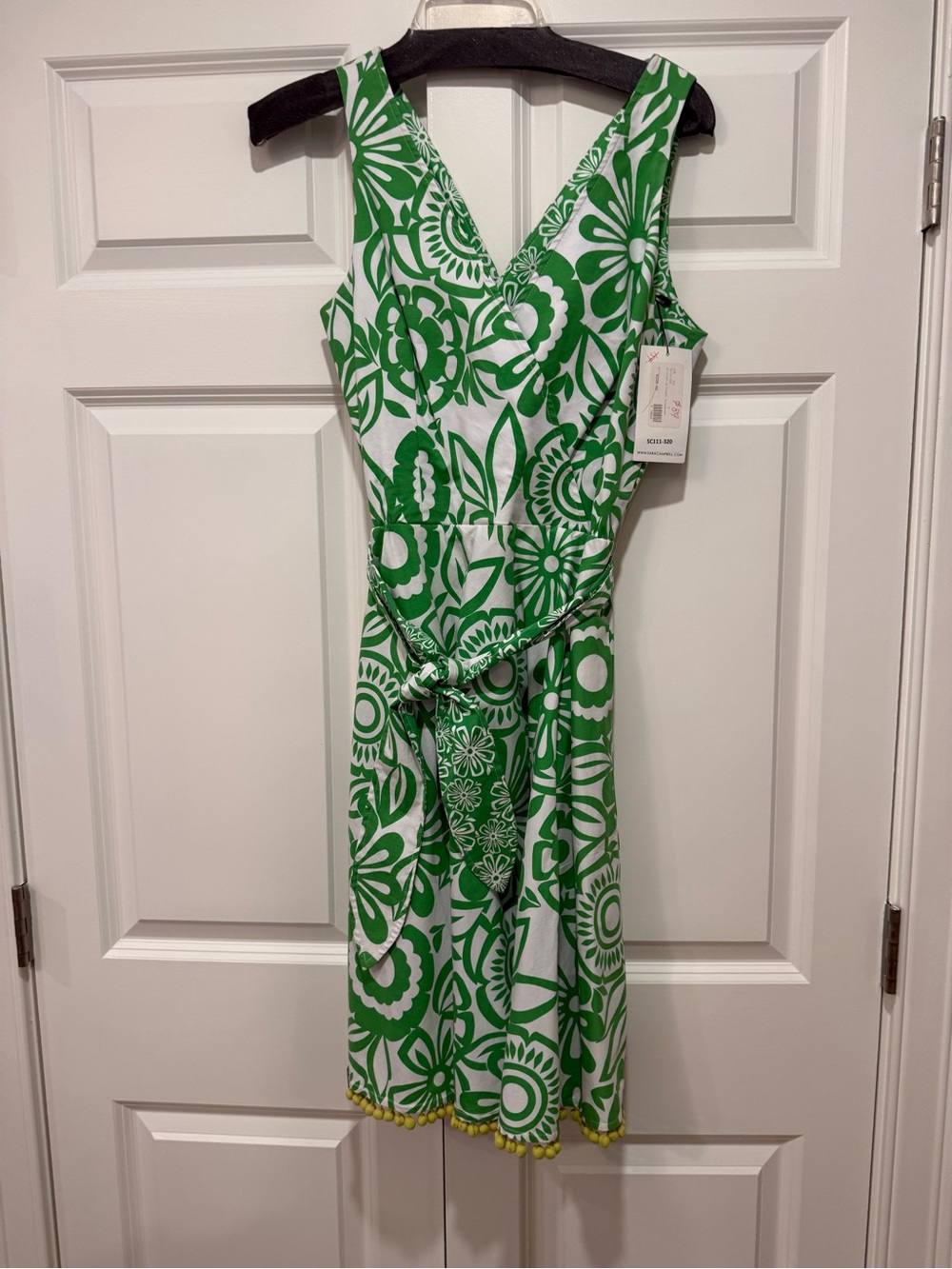 Sara Campbell Green and White Floral dress size 6 new with tags